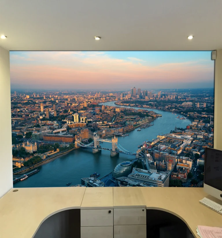 London Riverside ( COR 121 ) - Image 2
